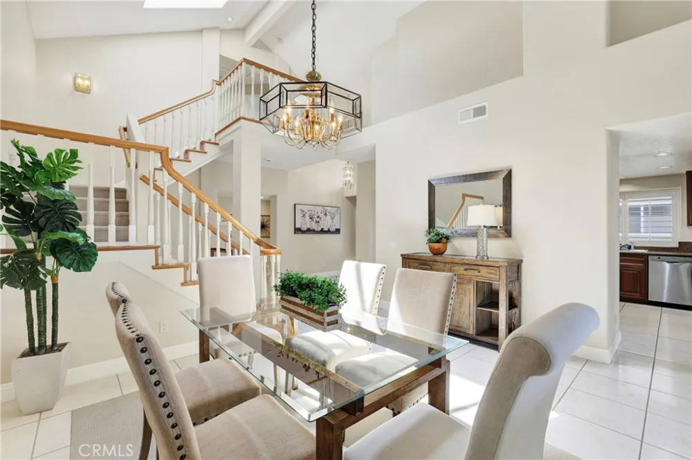 25 Toulon Laguna Niguel, CA 92677