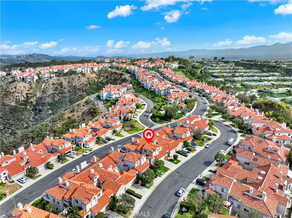 25 Toulon Laguna Niguel, CA 92677