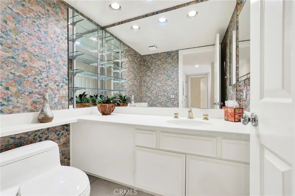 25 Toulon Laguna Niguel, CA 92677