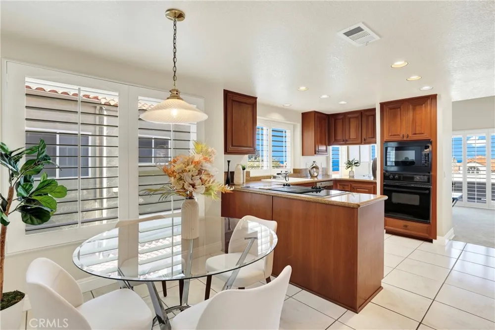 25 Toulon Laguna Niguel, CA 92677