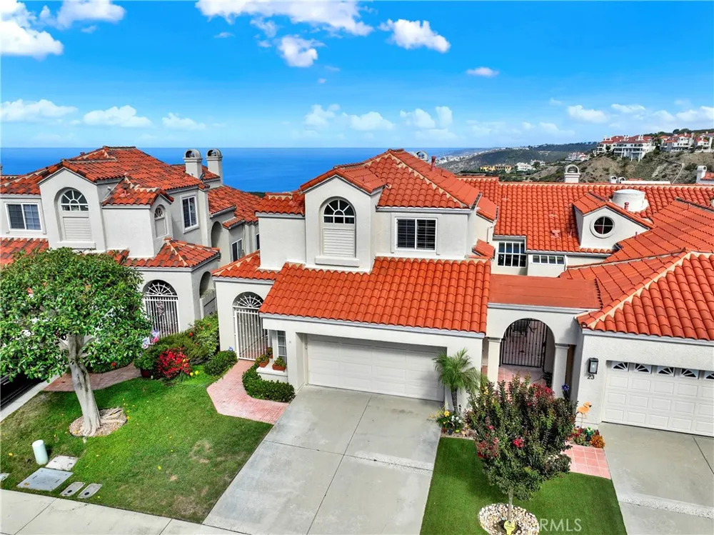 25 Toulon Laguna Niguel, CA 92677