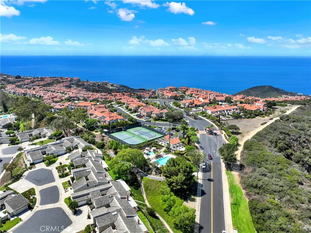 25 Toulon Laguna Niguel, CA 92677