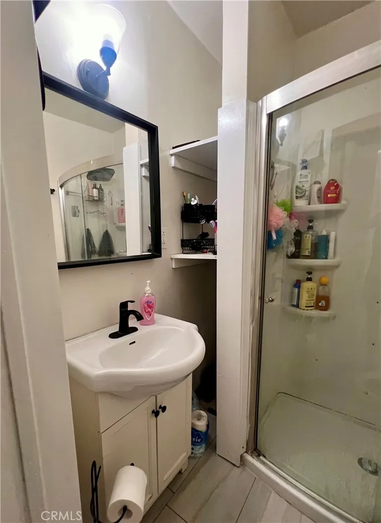 1474 W Compton Compton, CA 90220