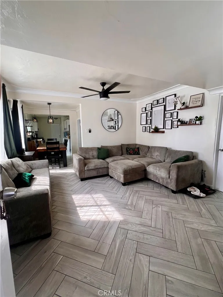 1474 W Compton Compton, CA 90220