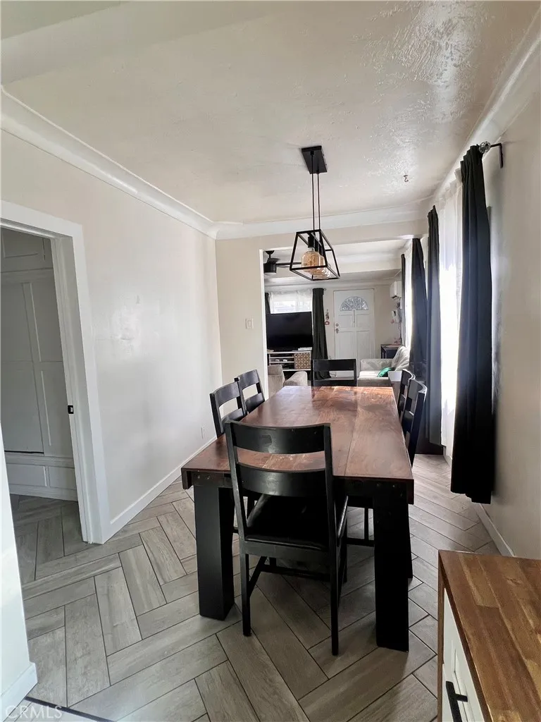 1474 W Compton Compton, CA 90220