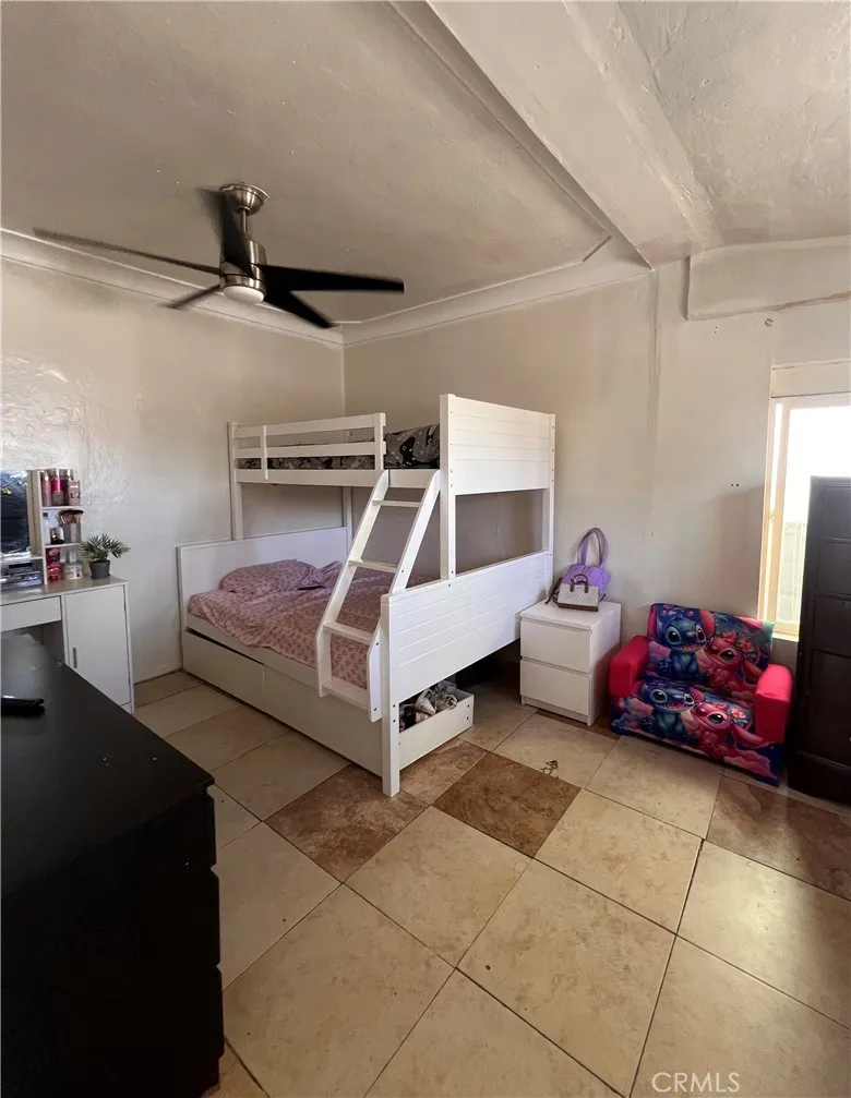 1474 W Compton Compton, CA 90220