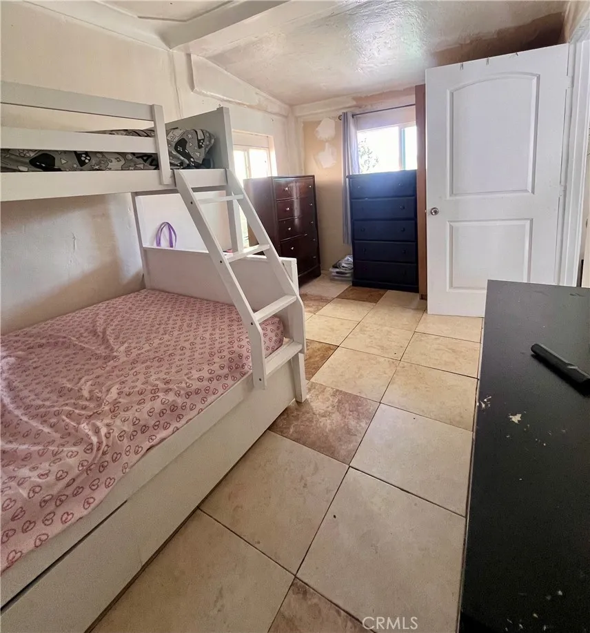 1474 W Compton Compton, CA 90220