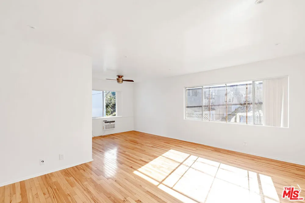 1915 S Shenandoah Street #10 Los Angeles, CA 90034