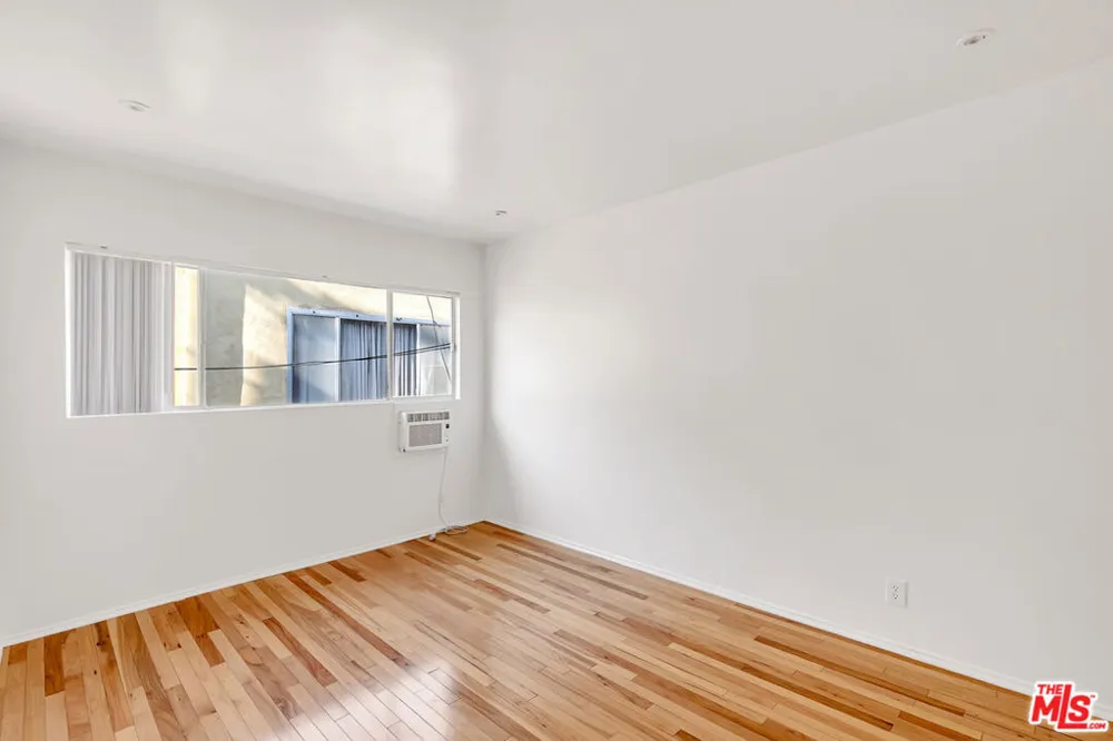 1915 S Shenandoah Street #10 Los Angeles, CA 90034