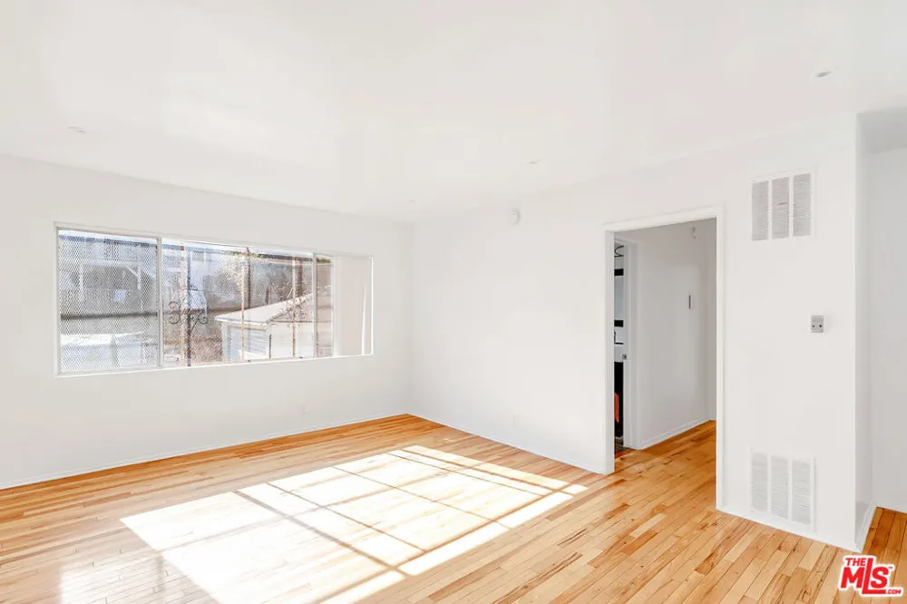 1915 S Shenandoah Street #10 Los Angeles, CA 90034
