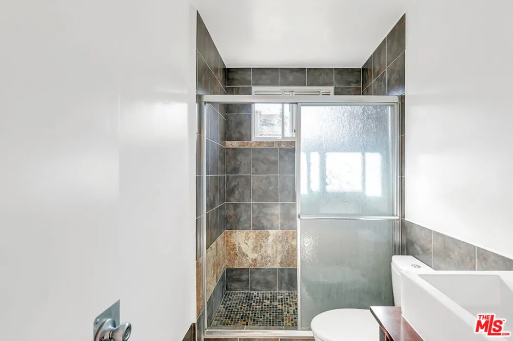 1915 S Shenandoah Street #10 Los Angeles, CA 90034