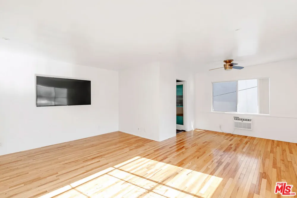 1915 S Shenandoah Street #10 Los Angeles, CA 90034