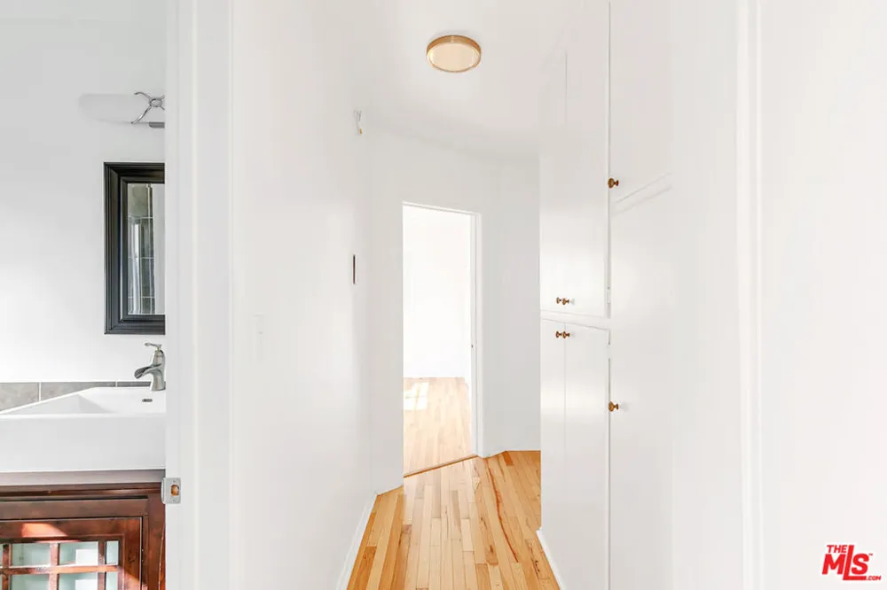1915 S Shenandoah Street #10 Los Angeles, CA 90034