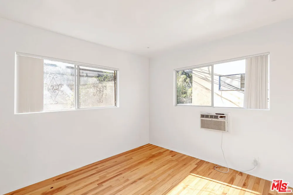 1915 S Shenandoah Street #10 Los Angeles, CA 90034