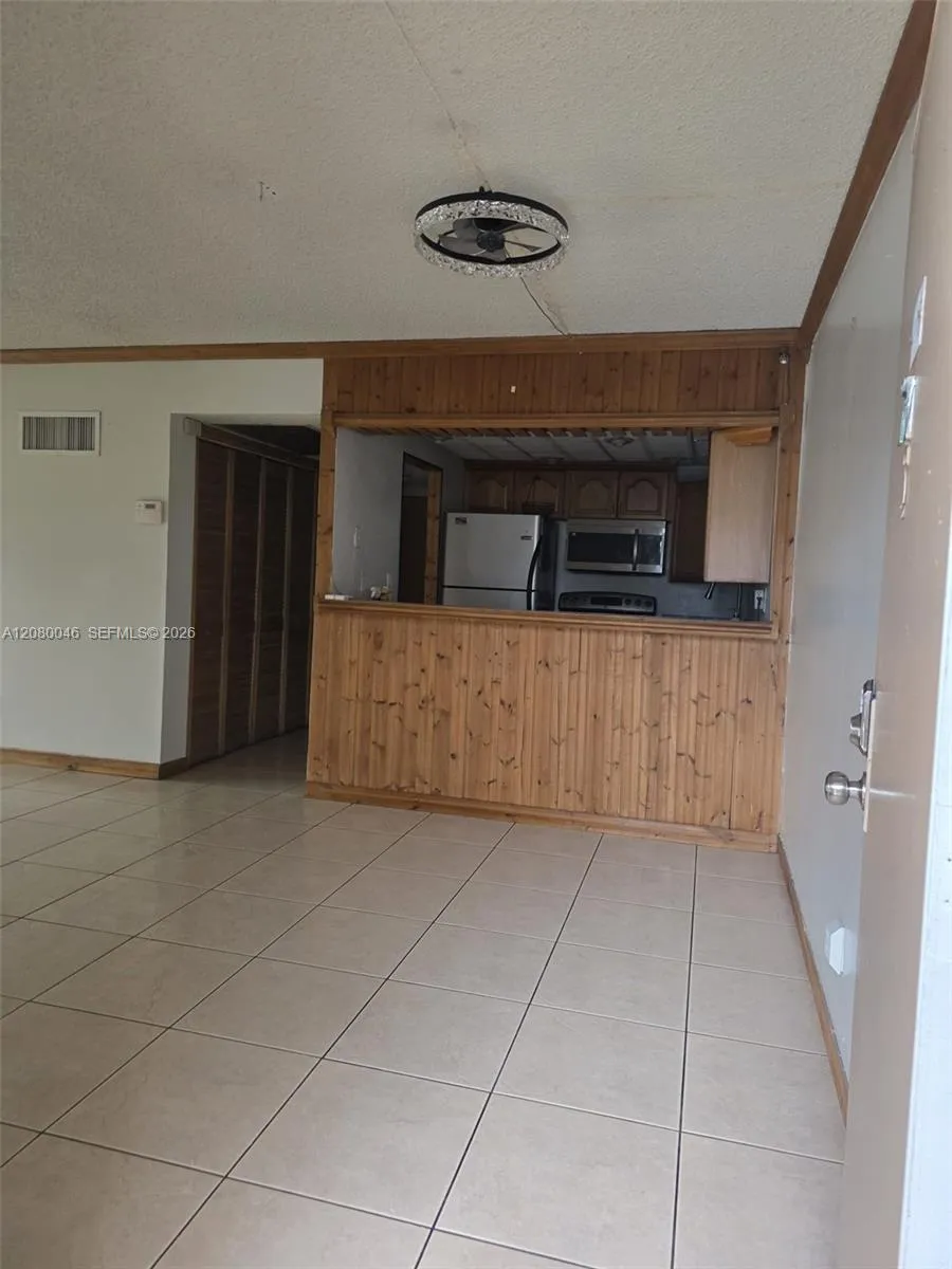 5981 Washington St #206 Hollywood, FL 33023
