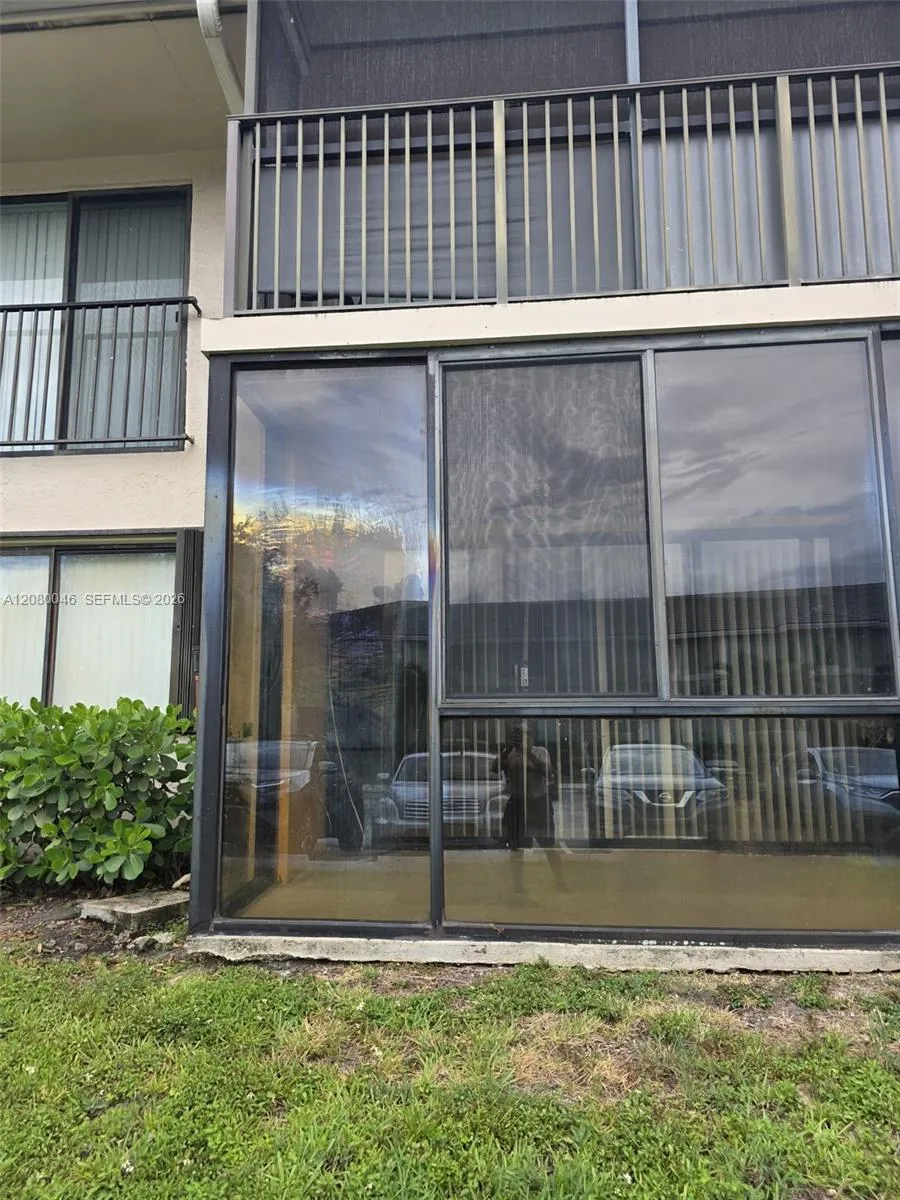 5981 Washington St #206 Hollywood, FL 33023
