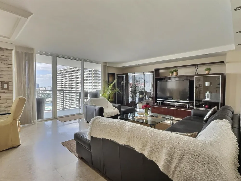 2030 S Ocean Drive #1626 Hallandale Beach, FL 33009
