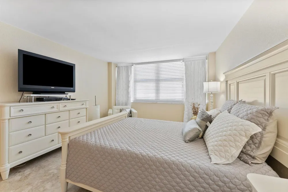 2030 S Ocean Drive #1626 Hallandale Beach, FL 33009