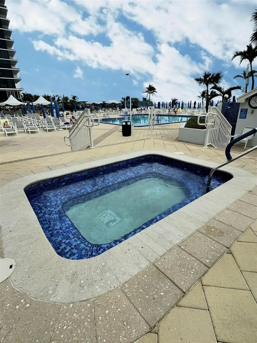 2030 S Ocean Drive #1626 Hallandale Beach, FL 33009