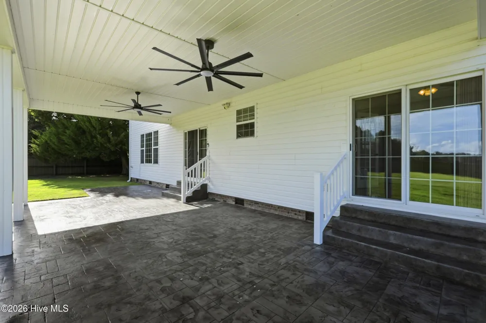 100 Farmington Drive Richlands, NC 28574