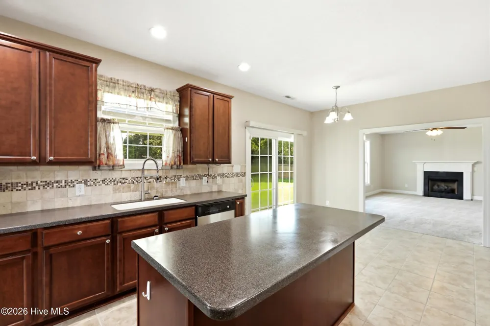100 Farmington Drive Richlands, NC 28574