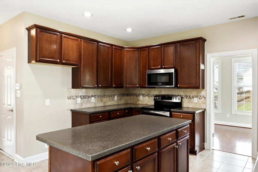 100 Farmington Drive Richlands, NC 28574