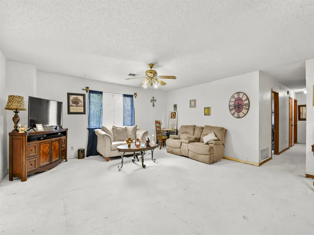 231 Serpentine Street Lone Grove, OK 73443