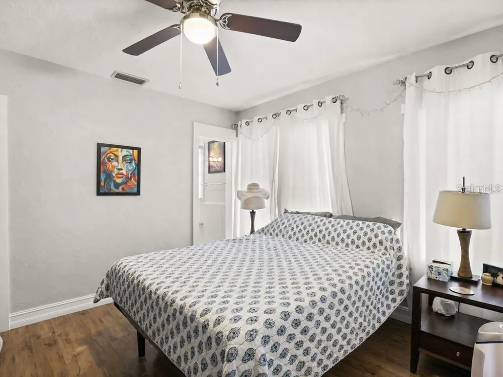 1214 E HARDING STREET Orlando, FL 32806