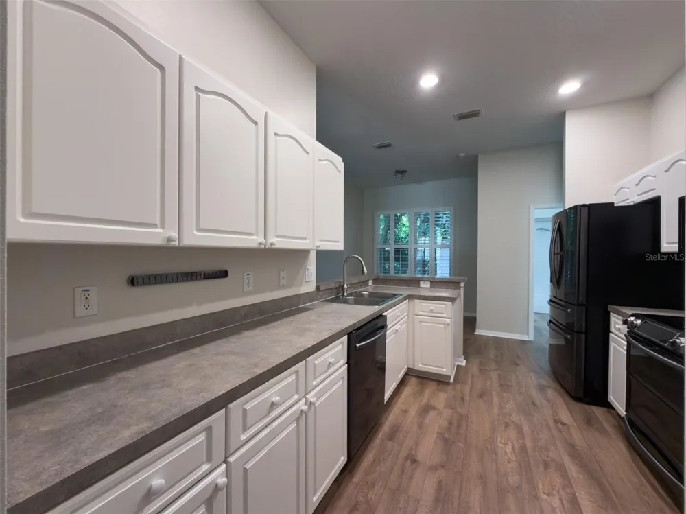 220 TAYLOR BAY LANE Brandon, FL 33510