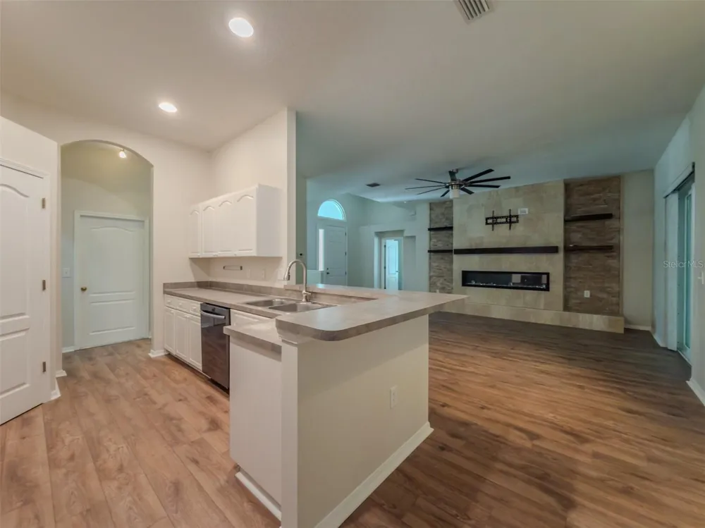 220 TAYLOR BAY LANE Brandon, FL 33510