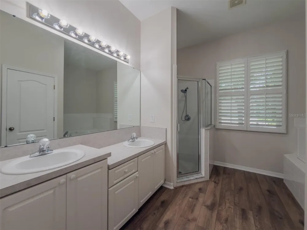 220 TAYLOR BAY LANE Brandon, FL 33510