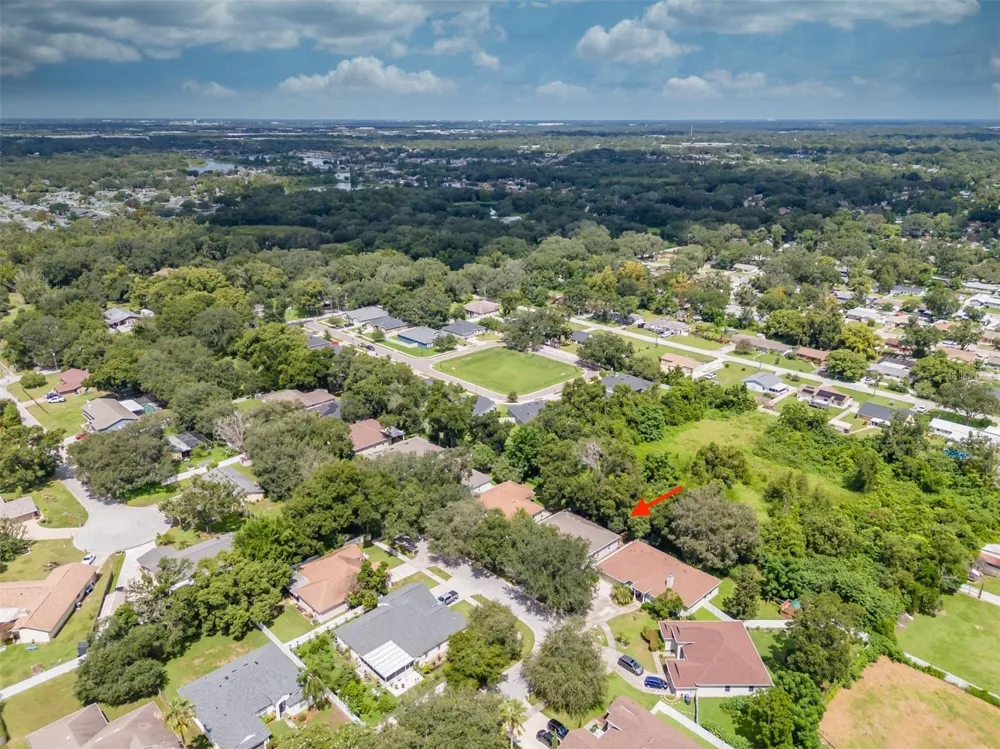 220 TAYLOR BAY LANE Brandon, FL 33510