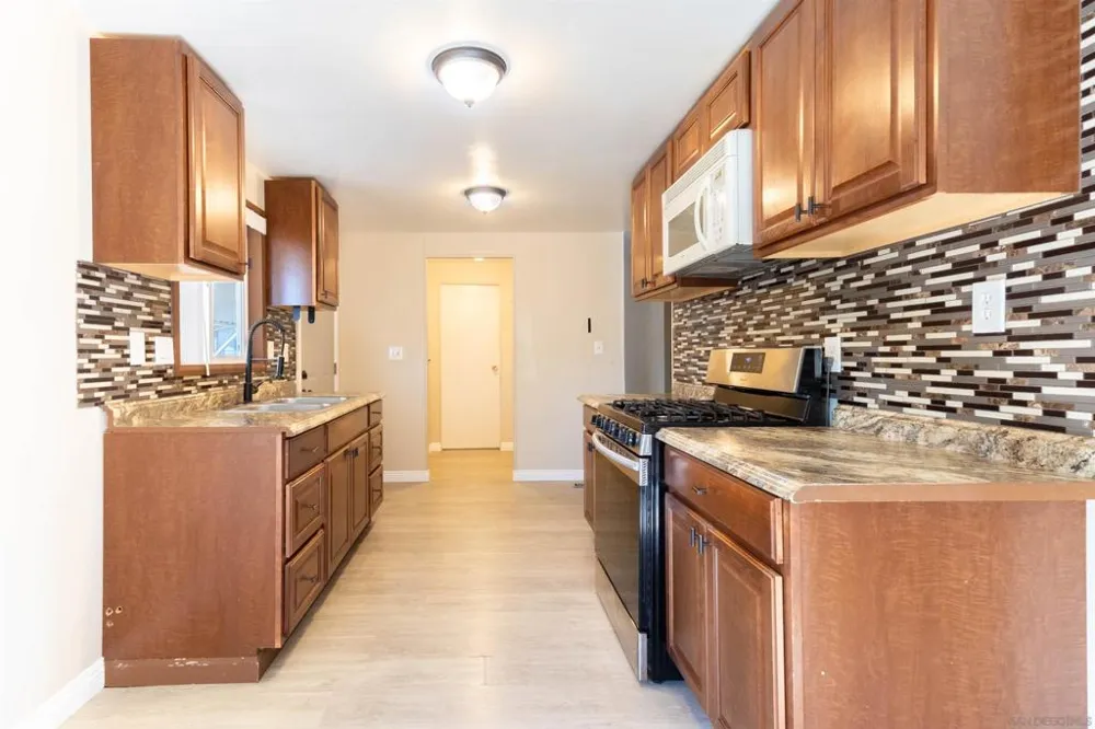 4660 N. River Road #80 Oceanside, CA 92057