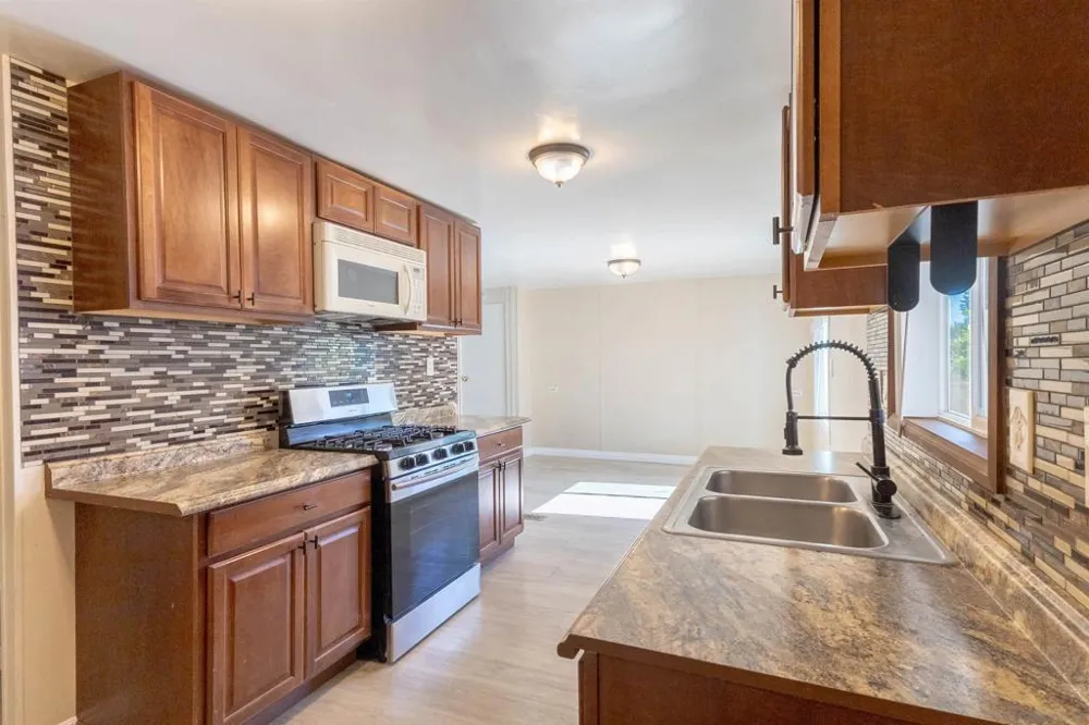 4660 N. River Road #80 Oceanside, CA 92057