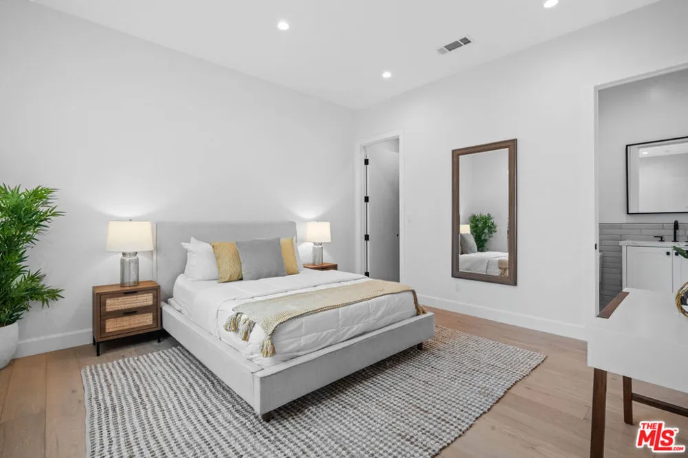 4475 Mammoth Avenue Sherman Oaks, CA 91423