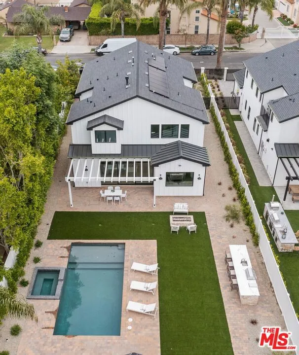 4475 Mammoth Avenue Sherman Oaks, CA 91423