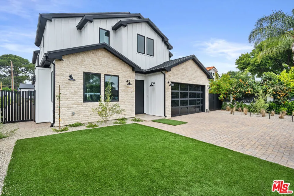 4475 Mammoth Avenue Sherman Oaks, CA 91423