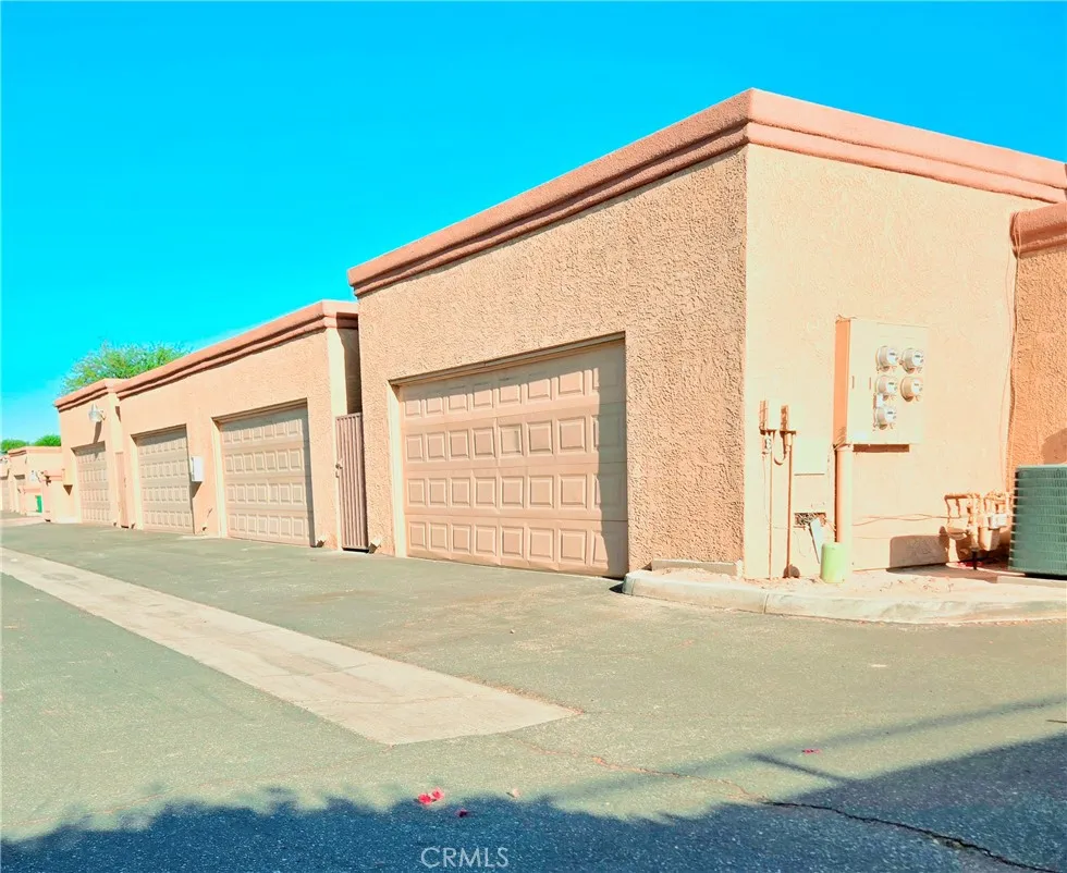 42995 Park #2 Palm Desert, CA 92260