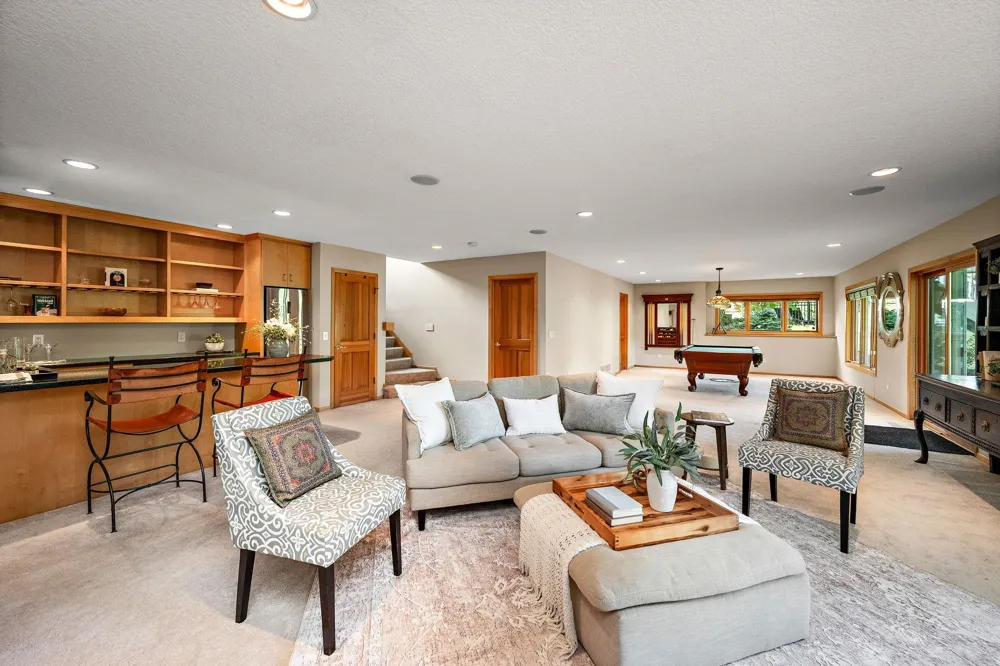 7021 Howard Lane Eden Prairie, MN 55346