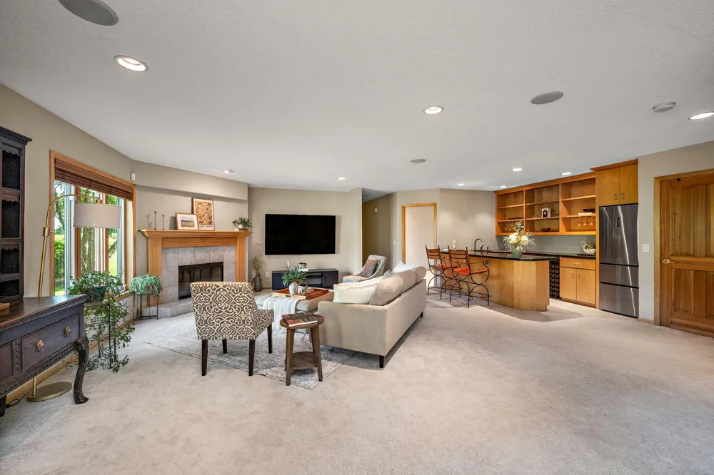 7021 Howard Lane Eden Prairie, MN 55346