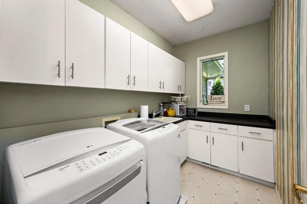7021 Howard Lane Eden Prairie, MN 55346