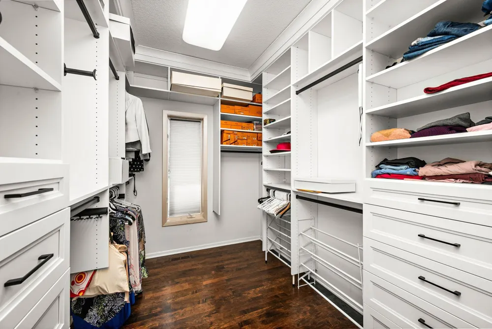 7021 Howard Lane Eden Prairie, MN 55346