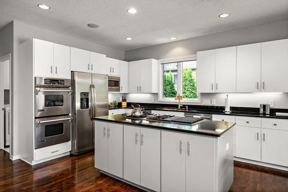 7021 Howard Lane Eden Prairie, MN 55346