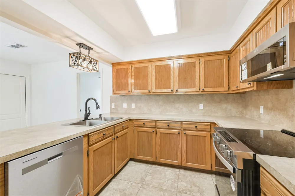 28814 Champion Oaks Drive Magnolia, TX 77354