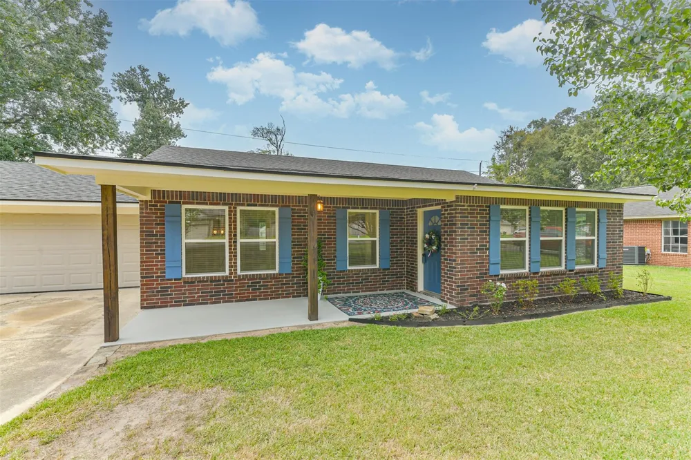 28814 Champion Oaks Drive Magnolia, TX 77354