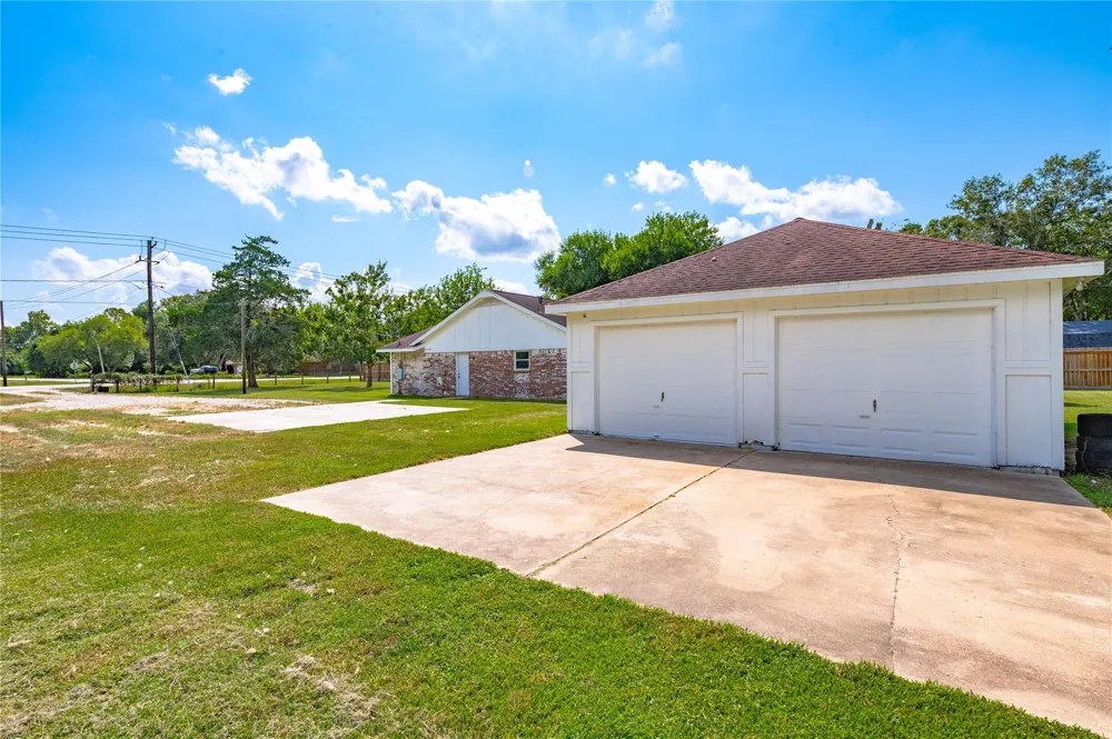 14608 Ash Road Santa Fe, TX 77517