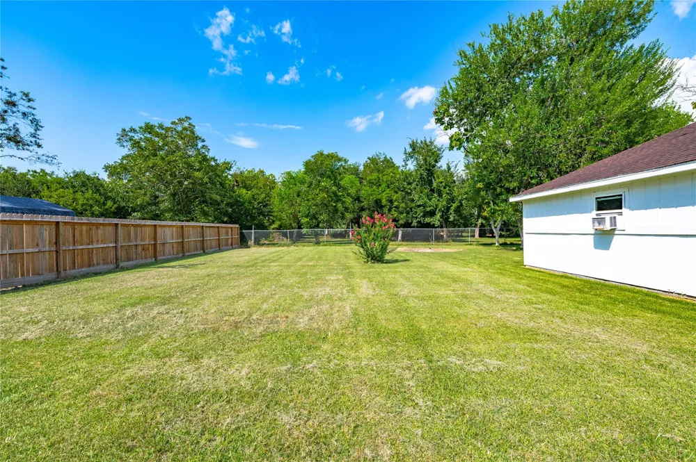 14608 Ash Road Santa Fe, TX 77517
