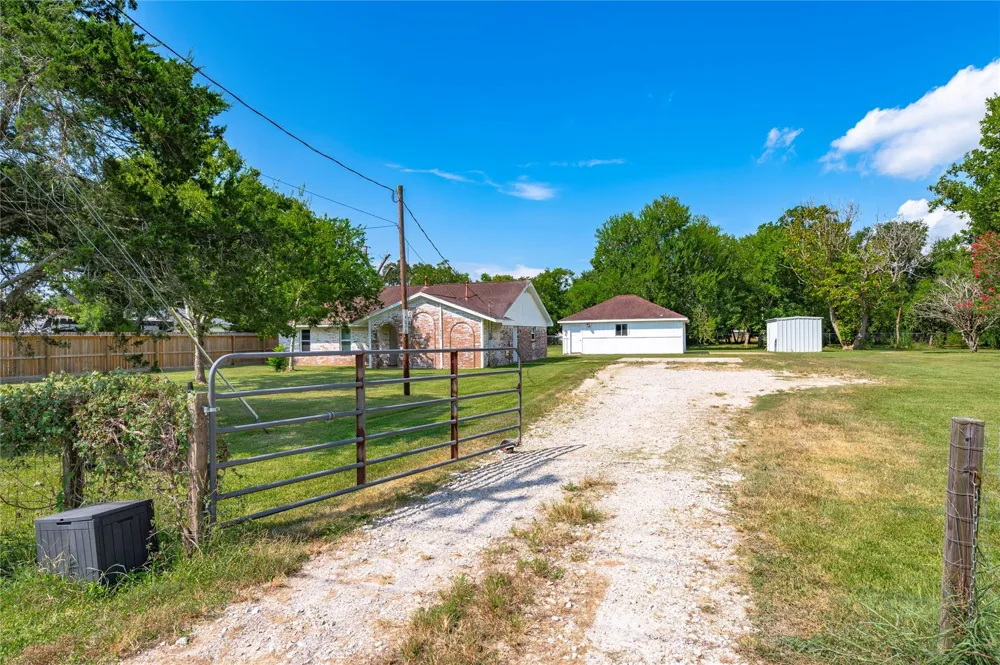 14608 Ash Road Santa Fe, TX 77517