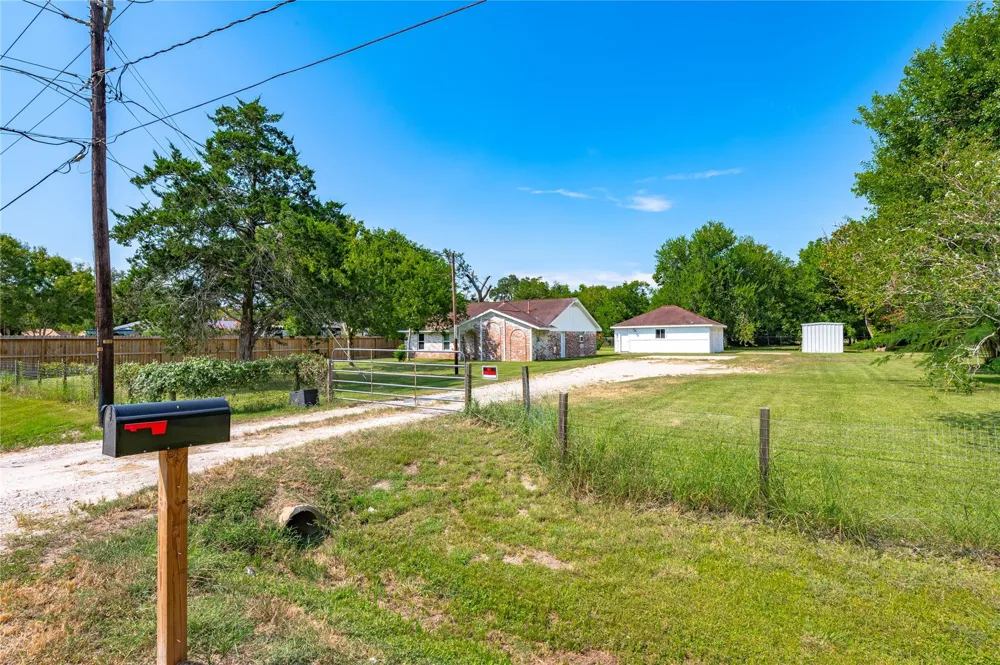 14608 Ash Road Santa Fe, TX 77517