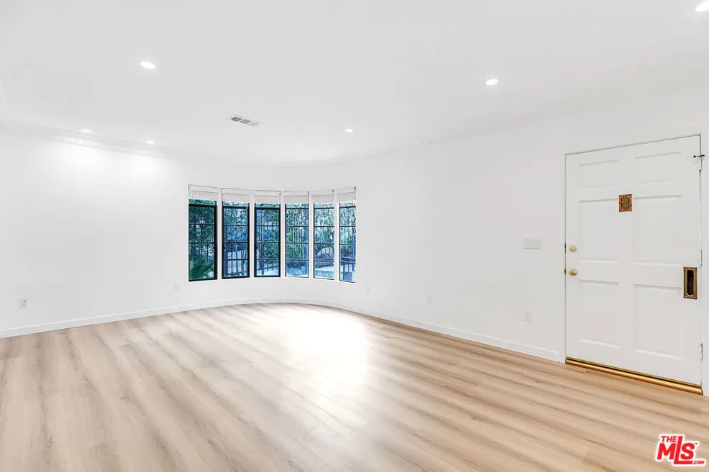 1846 El Cerrito Place Los Angeles, CA 90068